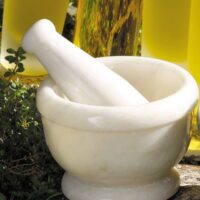 Mörser aus weissem Marmor